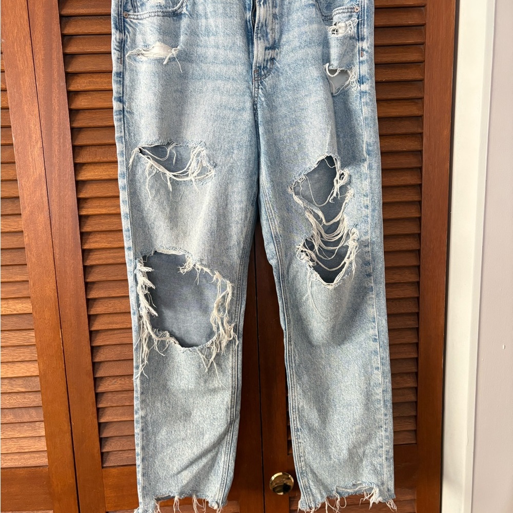 American Eagle Outfitters Light Blue Distressed Straight Leg Jeans